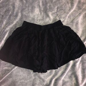 Black Flowly Shorts
